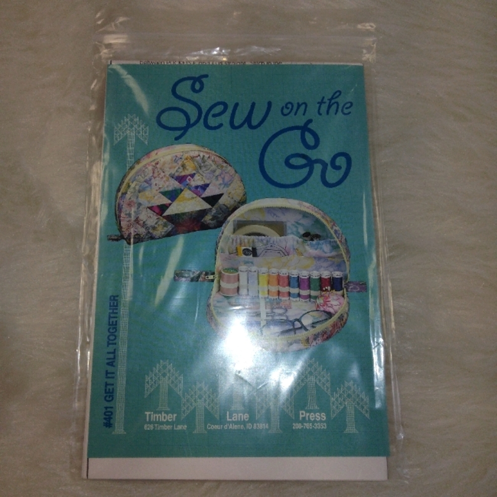 Pattern 401 Get it all together, Sew on the Go sewing case, new and uncu…